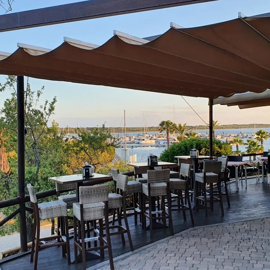 Le port et les terrasses d’El Rompido