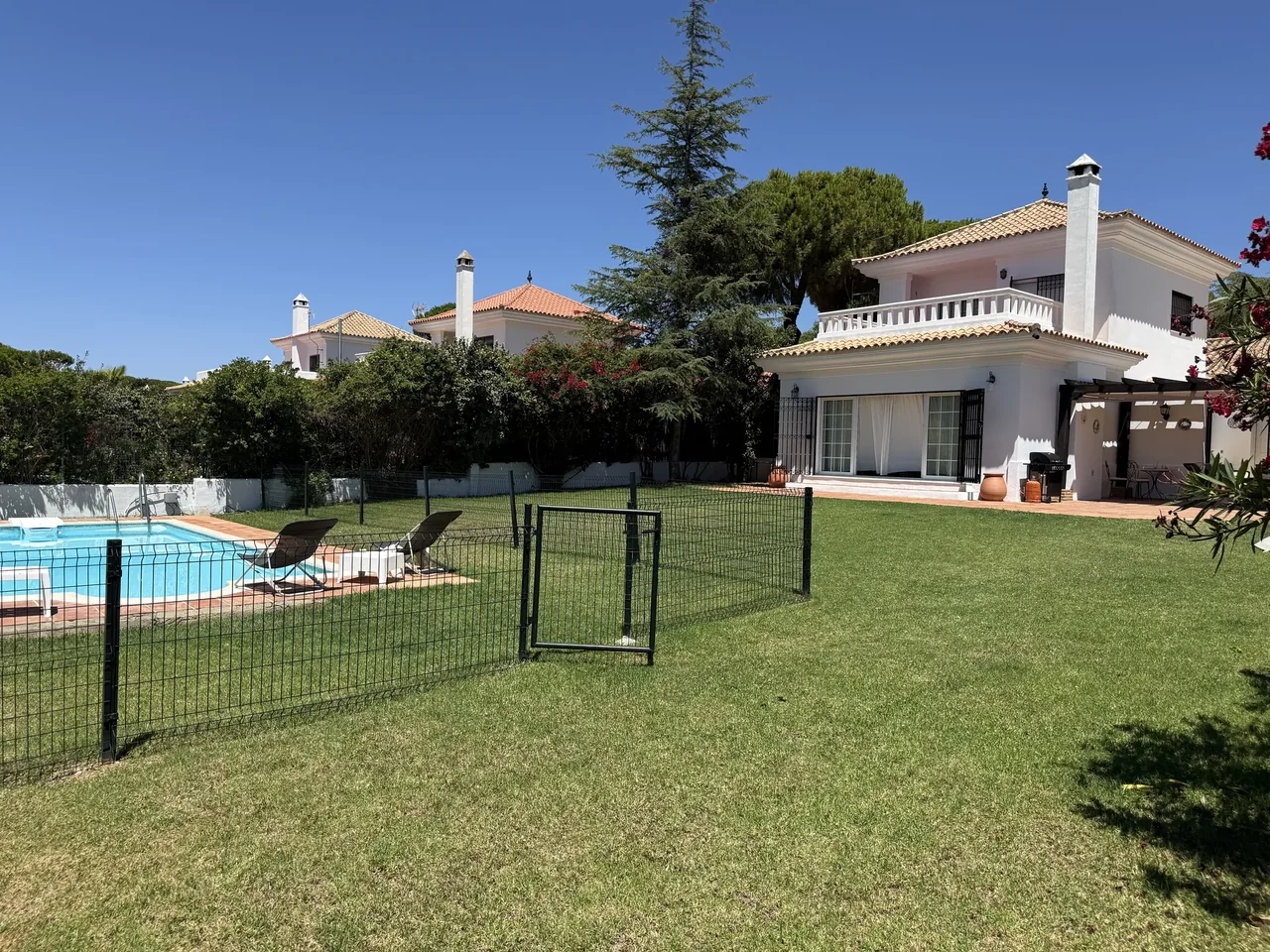Villa ALMALE, piscine et jardin